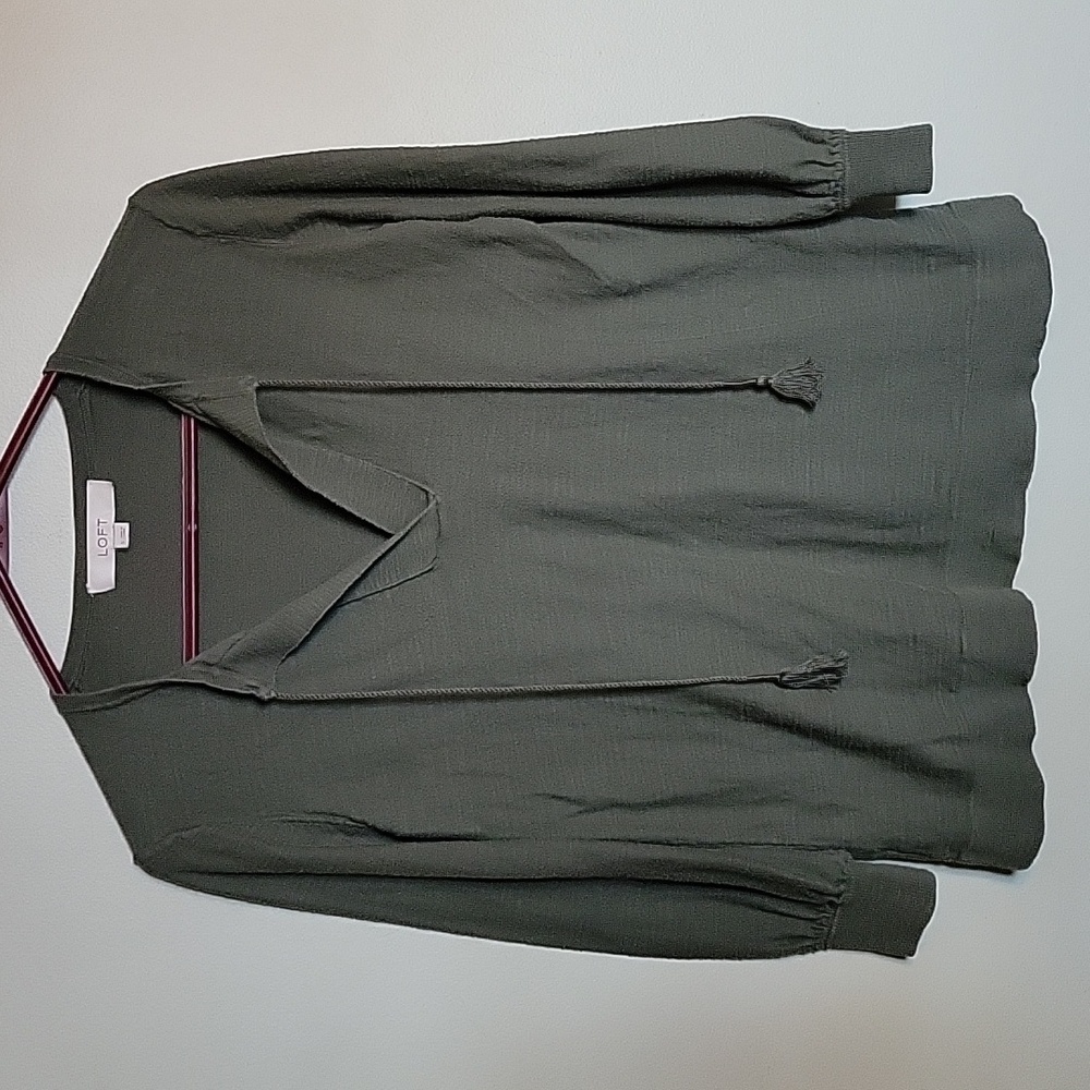 Loft women's olive green tassle tunic long sleeve shirt size small